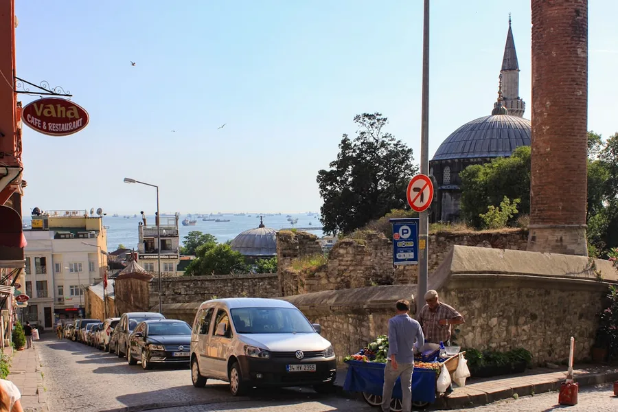 tourist trap restaurant Istanbul Sultanahmet 2027 overpriced menu