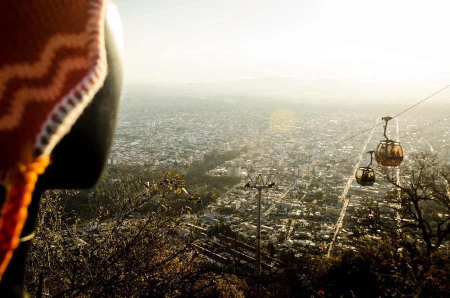 Sokcho Seoraksan cable car hiking woman morning