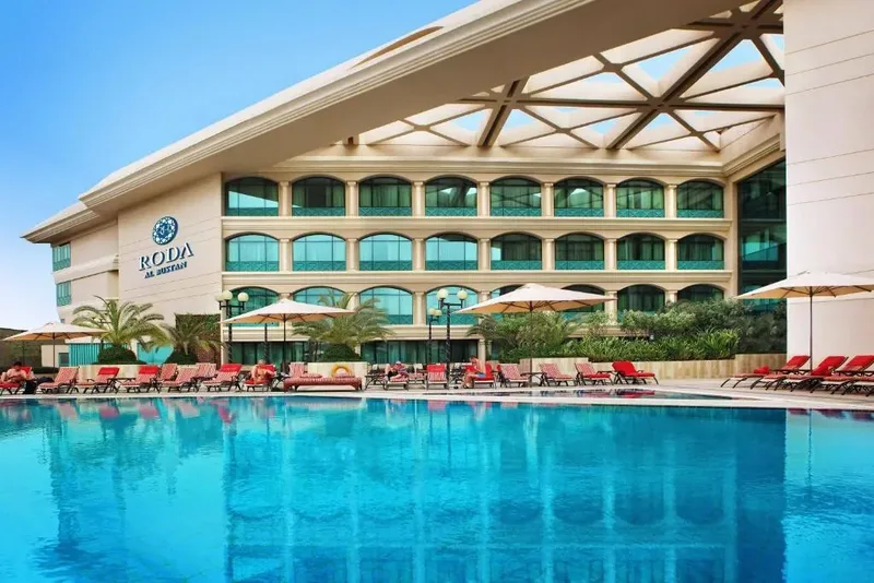7 ночей в Дубае из Новосибирска: отель 5* Mövenpick Grand Al Bustan за 88 000 ₽