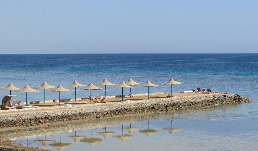 free lagoon snorkeling Hurghada Egypt budget travel Kotor Montenegro