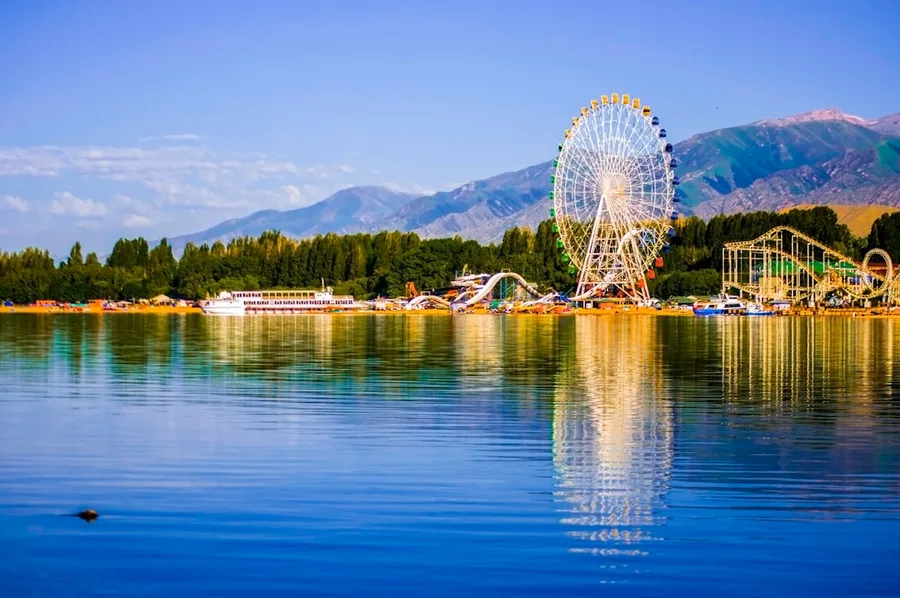 Issyk-Kul lake cash payment Kyrgyzstan