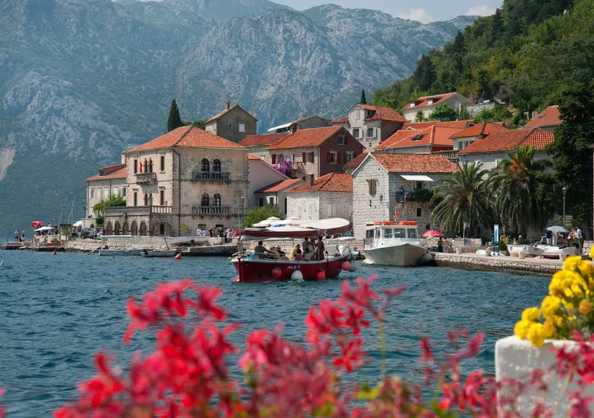 Dubai hotel quiet zone sign rules UAE 2026 Kotor Montenegro