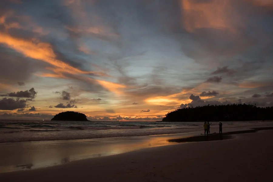 Phuket beach dog allowed legal sign warning fine Thailand Osh Kyrgyzstan