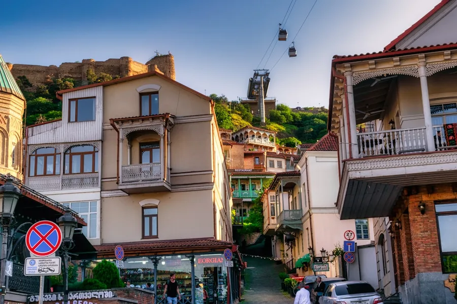 couple sunset Tbilisi old town free location