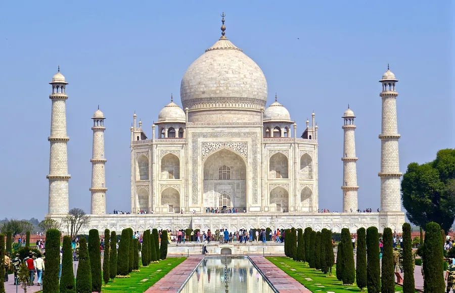 Dubai Fountain show at Burj Lake free attraction UAE Agra India