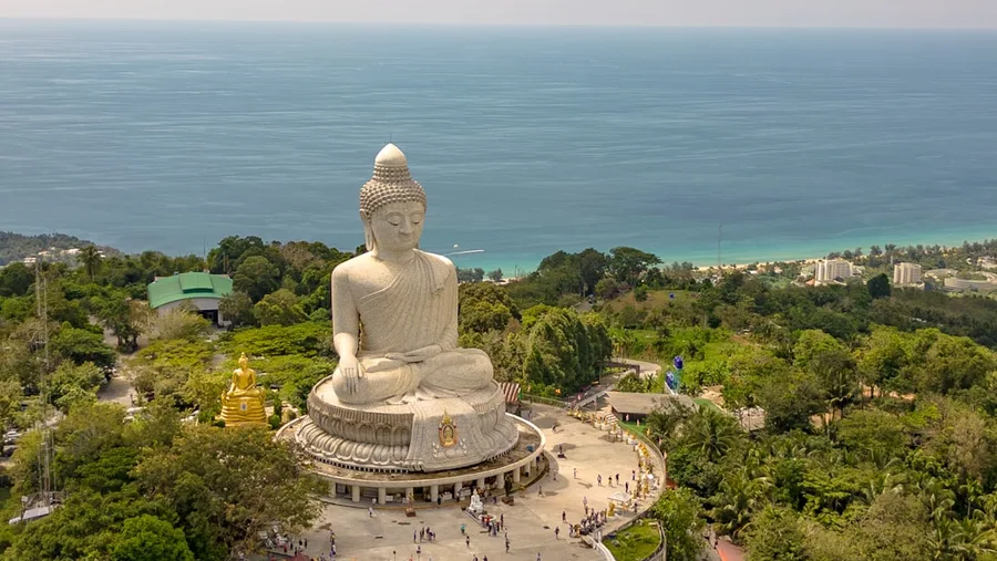 Phuket Big Buddha excursion air-conditioned vehicle tourists Thailand