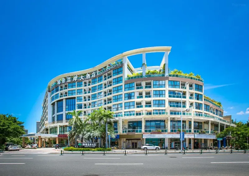 Тур в Санью: 7 ночей в Sanya Coconut View Blue Coast за 56024₽