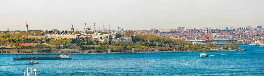 Istanbul hostel dormitory room budget travel Sultanahmet Turkey