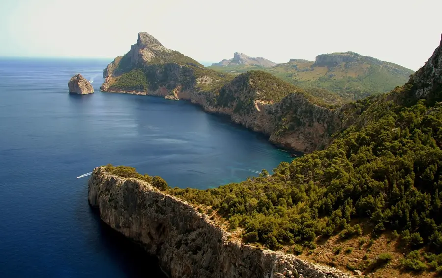 Cape Ostry Gamova Peninsula coves Primorye