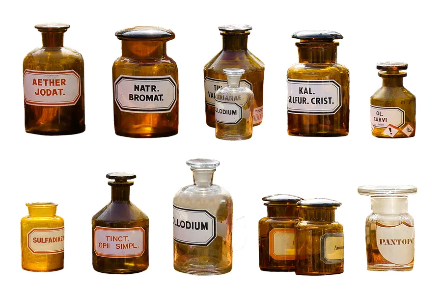 tourist comparing pharmacy prices Antalya 2026 budget