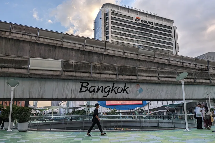Bangkok Suvarnabhumi Airport Rail Link train family budget travel