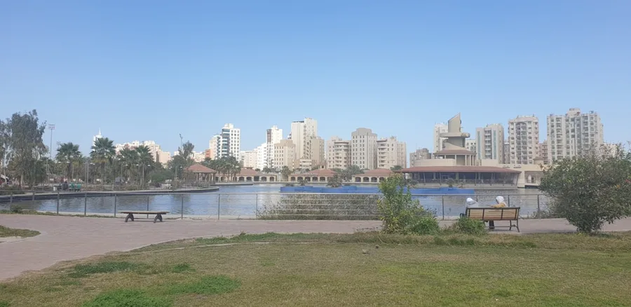 budget furnished apartment Salmiya Kuwait fast internet digital nomad
