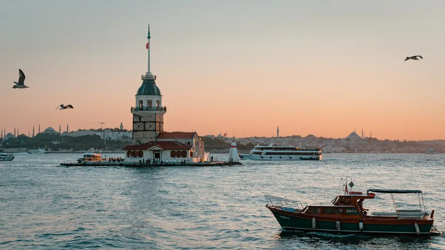 morning queue Hagia Sophia Istanbul Turkey budget travel