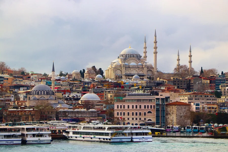 Migros supermarket evening discount ready meal Istanbul Turkey budget