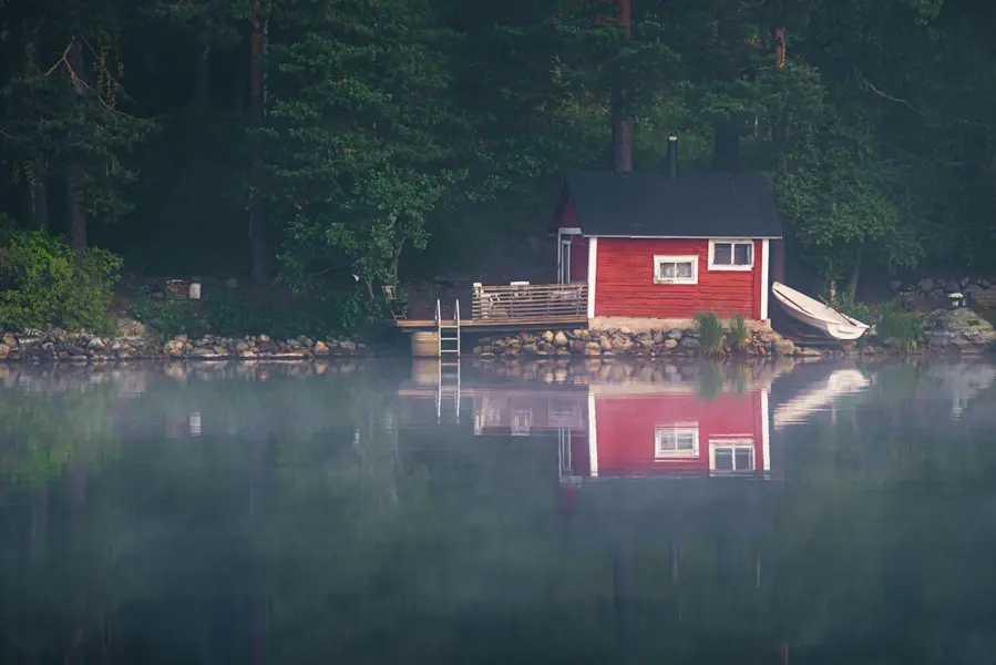 secluded cabin on lake shore with no neighbors